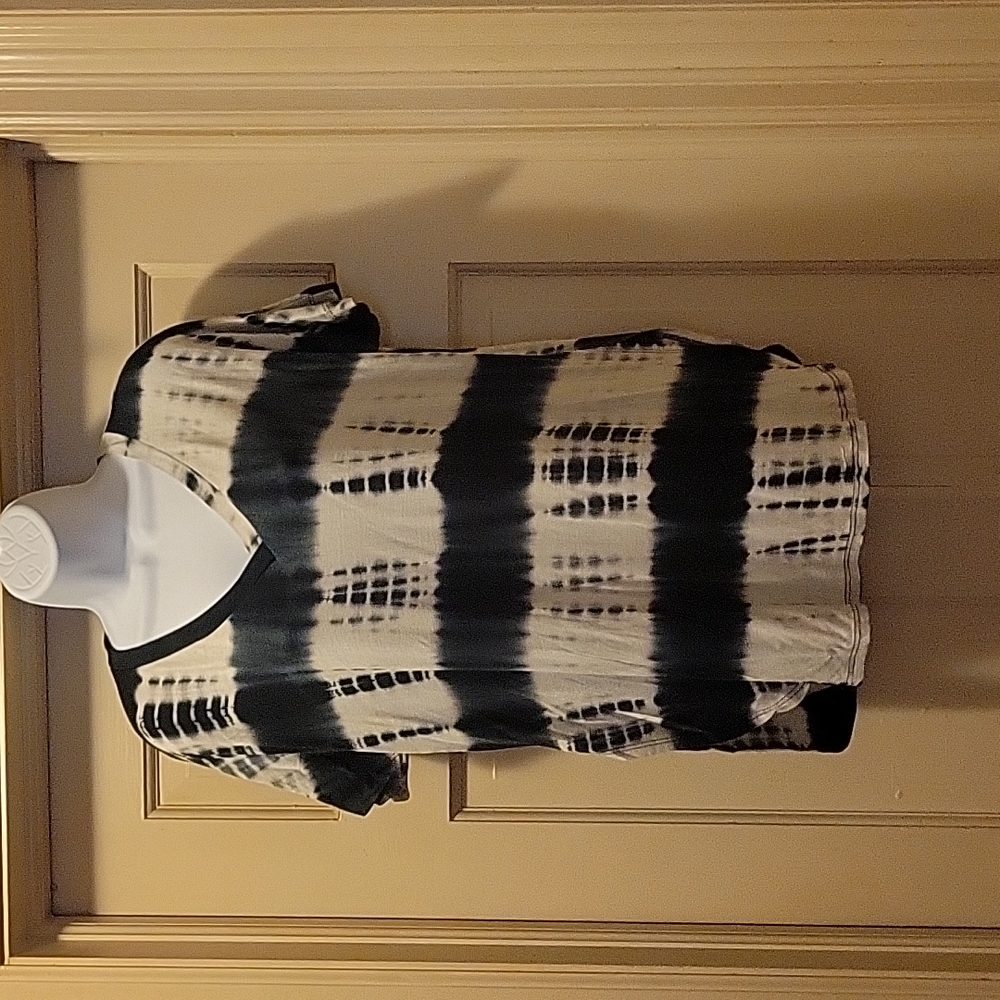 Awesome tie dye top - Picture 1 of 8